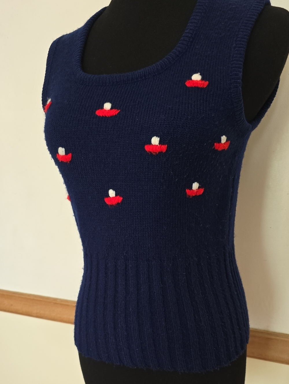 Vintage 70s  Knit Sweater Vest Small Organically Grown by Arpeja